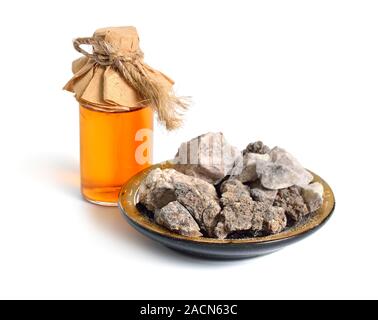 Räucherstäbchen Palo Santo Harz. Auf weissem Hintergrund Stockfoto