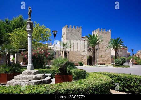 Die Porta del Moll Tor, Alcudia Altstadt, Playa de Alcudia, Mallorca, Balearen, Spanien Stockfoto