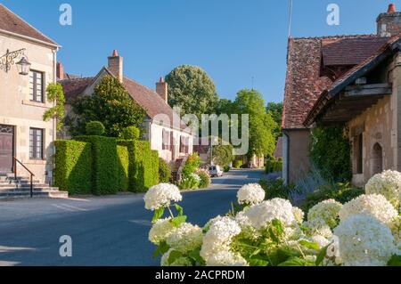 Mittelalterliche Dorf von Apremont-sur-Allier, aufgeführt als eines der schönsten mittelalterlichen Dörfer Frankreichs, Cher (18), Frankreich Stockfoto