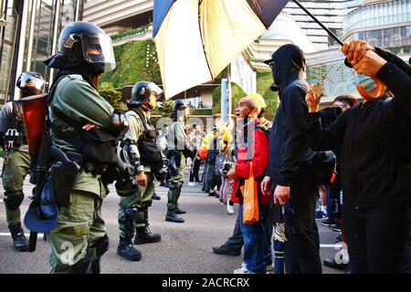 Hongkong, China. 01., Dezember 2019. Tausende von pro-demokratischen Demonstranten melden Sie den friedlichen Marsch von Tsim Sha Tsui, Hung Hom. Stockfoto
