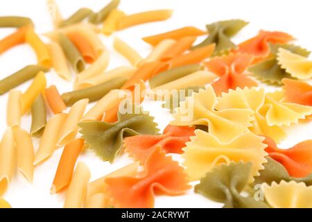 verschiedene Nudeln in drei Farben. Stockfoto