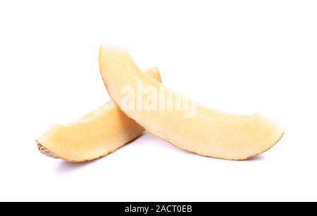 Zwei Melonenscheiben hautnah auf einem weißen Hintergrund Stockfoto