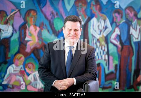 Berlin, Deutschland. 03 Dez, 2019. Hubertus Heil (SPD), Bundesminister für Arbeit und Soziales, nimmt an der Sitzung des Bundeskabinetts im Bundeskanzleramt. Credit: Kay Nietfeld/dpa/Alamy leben Nachrichten Stockfoto