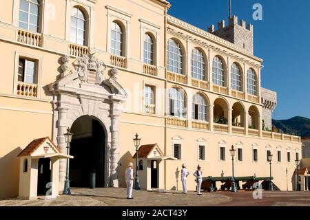 Ändern des Schutzes, Prince's Palast von Monaco, Monaco-Ville, Monte Carlo, Monaco, Europa Stockfoto