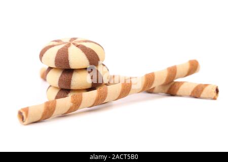 Schokolade gestreift wafer-Brötchen und Kekse befestigen. Stockfoto