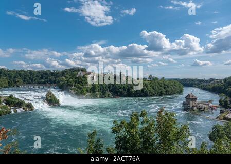 Mit Rheinfall Schloss Laufen, Eisenbahnviadukt ein Schloss Schloessli Woerth, Schleitheim, Kanton Schaffhausen, Schweiz, Europa Stockfoto