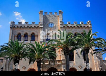 Die Adjutament Gebäude, Stadtplatz, Ciutadella Stadt, Insel Menorca, Balearen, Spanien, Europa Stockfoto