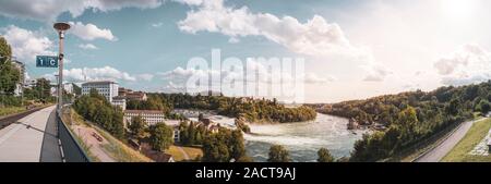 Panoramablick mit Rheinfall, Schloss Laufen, Eisenbahnviadukt ein Schloss Schloessli Woerth, Schleitheim, Kanton Schaffhausen, Schweiz, Stockfoto