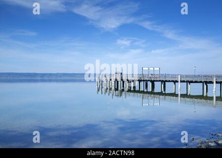 Schiffsanlegestelle am Ammersee, Bayern Stockfoto