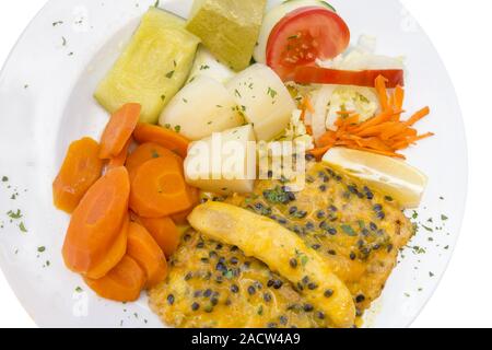 Degenfisch mit Bananen und Leidenschaft Fruchtsauce Stockfoto