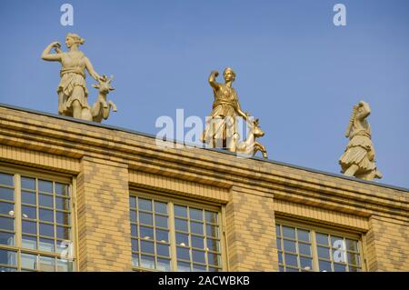 Das Gelbe Haus, Rather Straße, Düsseldorf, Nordrhein-Westfalen, Deutschland Stockfoto