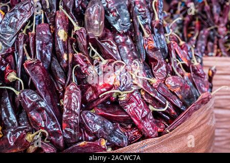 Getrocknete Chilischoten zum Verkauf in Shola Markt in Addis Abeba, Äthiopien Stockfoto