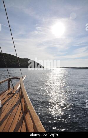 Bootsfahrt auf dem Limfjord in Kroatien Stockfoto