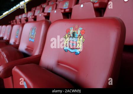 30. November 2019, Turf Moor, Burnley, England; Premier League, Burnley v Crystal Palace: Verwaltungsrat Sitze an Rasen MoorCredit: Conor Molloy/News Bilder Stockfoto