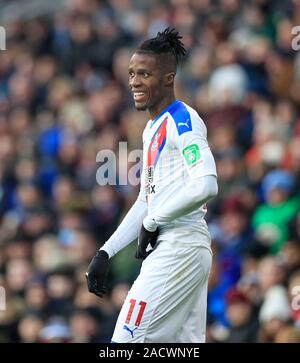 30. November 2019, Turf Moor, Burnley, England; Premier League, Burnley v Crystal Palace: Wilfried Zaha (11) von Crystal Palace Credit: Conor Molloy/News Bilder Stockfoto