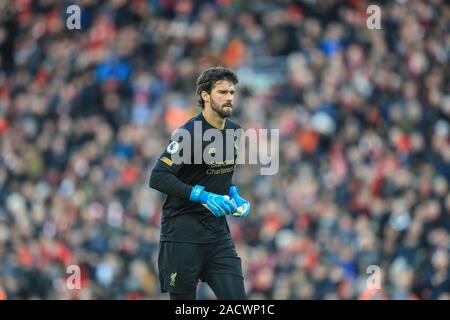 30. November 2019, Liverpool, Liverpool, England; Premier League, Liverpool v Brighton und Hove Albion: Alisson (1) von Liverpool während des Spiels Credit: Mark Cosgrove/News Bilder Stockfoto