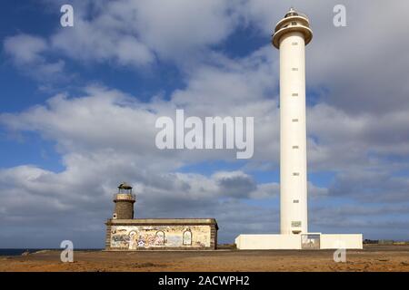 Faro de Punta Pechiguera - der alte und der neue Leuchtturm Stockfoto