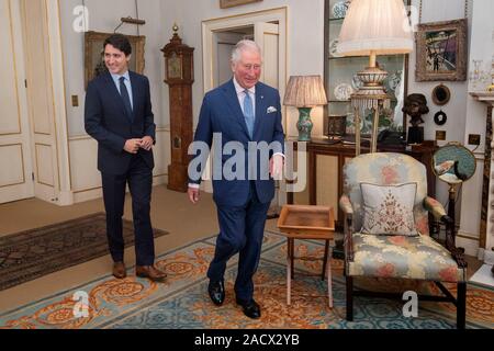 Der Prinz von Wales trifft kanadische Premierminister Justin Trudeau am Morgen Zimmer im Clarence House, Central London, als Staats- und Regierungschefs der NATO-Mitglieder sammeln bis 70 Jahre der Allianz. PA-Foto. Bild Datum: Dienstag, Dezember 3, 2019. Photo Credit: Victoria Jones/PA-Kabel Stockfoto