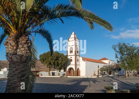 Die schöne St. Dominic Kirche Iglesia Santo Domingo de Guzman, in Tetir, Fuerteventura, Kanarische Inseln, Spanien Stockfoto