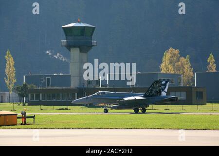 Schweiz, Meiringen, Flugplatz Tower FA18 Hornet Stockfoto