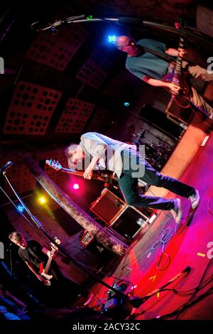 Glasgow/Schottland - Mai 2018 - Superchunk Band live auf der Bühne eine seltene zeigen in Glasgow Stereo Stockfoto