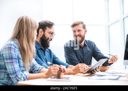 Gruppe von Designern, über ein neues Projekt. Stockfoto