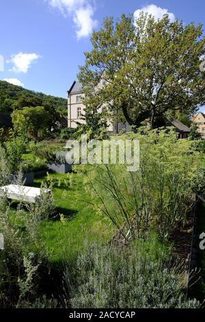 Kloster Schulpforte Schulpforte mit Kloster Garten in der Nähe von Naumburg auf der Straße der Romanik, Burgenlandkreis, Sachsen-Anhalt, G Stockfoto