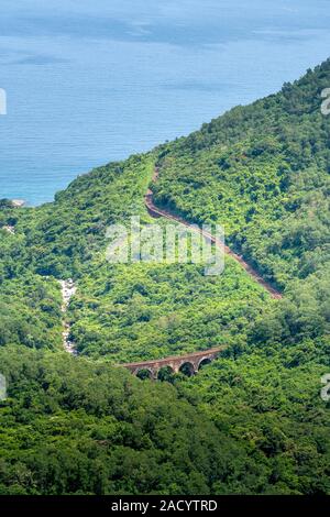 Schöne Aussicht von Hai Van Pass - das ist der schönste Berg in Vietnam. Zwischen Danang, Hue in Vietnam Stockfoto