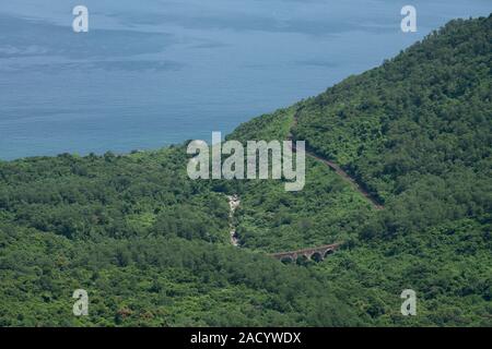 Schöne Aussicht von Hai Van Pass - das ist der schönste Berg in Vietnam. Zwischen Danang, Hue in Vietnam Stockfoto