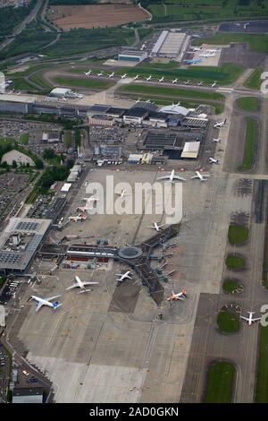 Euroairport Basel-Mulhouse-Freiburg, Y-Fingerdock und Schürze Stockfoto