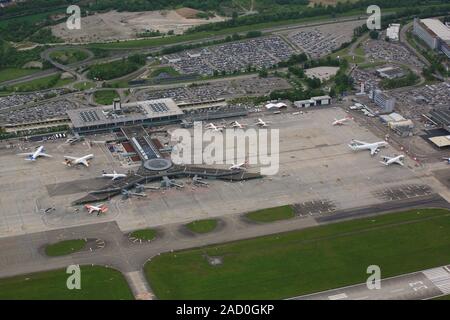 Euroairport Basel-Mulhouse-Freiburg, Y-Fingerdock und Schürze Stockfoto