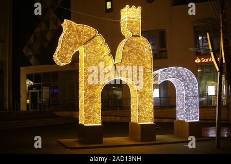 MAGDEBURG, Deutschland - Dez 02 2019: Die Stadt Magdeburg ist dekoriert mit Lichterwelt (lit. Welt der Lichter), bestehend aus vielen leichten Arrangements. Stockfoto