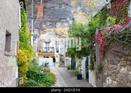 Amboise, Frankreich - 16. Oktober 2019: Malerische kleine Cave House in Ambose in Frankreich Stockfoto