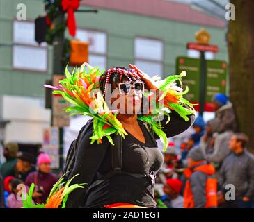 Kostümierte marchers am Thanksgiving Day Parade in Charlotte NC Stockfoto