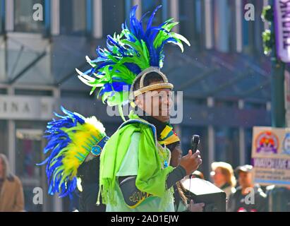 Kostümierte marchers am Thanksgiving Day Parade in Charlotte NC Stockfoto