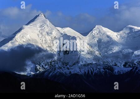 Gipfel des Mount Brooks in der Dämmerung/Denali National Park, Alaska Stockfoto