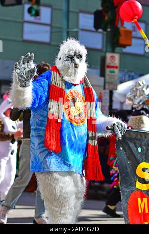 Kostümierte marchers am Thanksgiving Day Parade in Charlotte NC Stockfoto