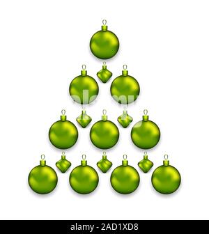 Weihnachten Baum aus Glaskugeln, isoliert auf weißem Hintergrund Stockfoto
