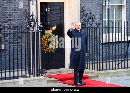 London, Großbritannien. 3. Dezember 2019. Die Staats- und Regierungschefs kommen in Downing Street für eine Sitzung vor der morgigen NATO-Gipfel. Türkische Pesident Recep Erdogan Credit: PjrFoto/Alamy leben Nachrichten Stockfoto