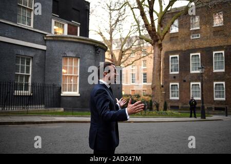 Der französische Präsident Emmanuel Längestrich kommt für ein Treffen mit dem Ministerpräsidenten Boris Johnson bei 10 Downing Street London, als Staats- und Regierungschefs der NATO-Mitglieder sammeln bis 70 Jahre der Allianz. PA-Foto. Bild Datum: Dienstag, Dezember 3, 2019. Photo Credit: Daniel Leal-Olivas/PA-Kabel Stockfoto