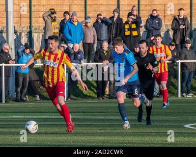 Glasgow, Schottland, Großbritannien. 30. November 2019: Der schottische Junioren 4. Runde Schale Riegel zwischen Rossvale Junioren F.C. und Auchinleck Talbot FC. Stockfoto