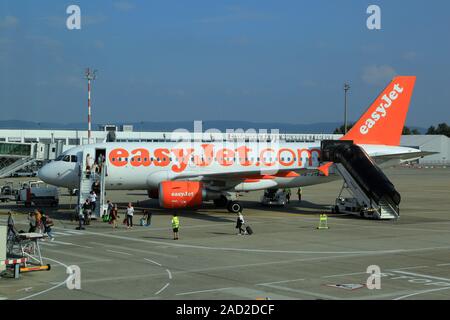 Euroairport Basel-Mulhouse-Freiburg mit dem Airbus A319 von Easyjet Stockfoto