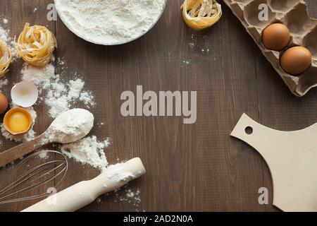 Kochen einige schmackhafte Gerichte mit Zutaten wie Eier Stockfoto