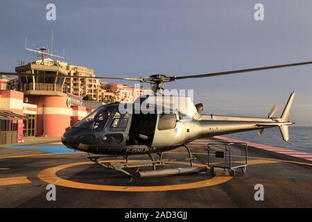 Hubschrauberlandeplatz Monaco Heliport, Eurocopter AS350 B2 Ecureuil Stockfoto