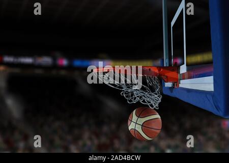 Basketball Ball und Net auf schwarzem Hintergrund Stockfoto