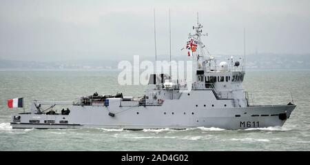 AJAXNETPHOTO. 5. JUNI 2015. PORTSMOUTH, England. - Französische MINENKRIEG UND TAUCHEN SCHIFF FS VULCAIN EINGABE DER MARINESTÜTZPUNKT. Foto: TONY HOLLAND/AJAX REF: DTH 150506 38354 Stockfoto