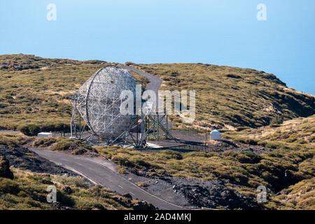 Anzeigen von observatorien von der Oberseite des Roque de Los Muchachos, La Palma Stockfoto