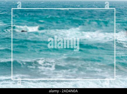 Real Nature Hintergrund mit Sea Blurred im Center for Designers Ideas Stockfoto