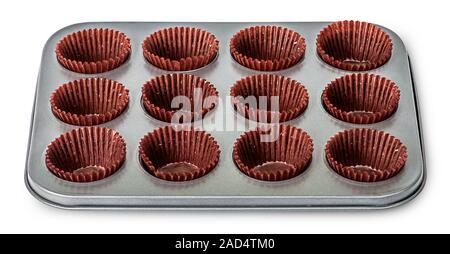 Vor Cupcake und Muffin Pan mit Pappbechern Stockfoto