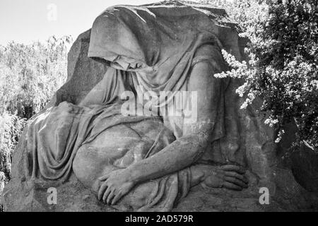 Volzhsky, Russia-May 30, 2019: Skulptur der Statue der Mutter auf Mamayev Kurgan einen gefallenen Soldaten im Großen Vaterländischen Krieg Weltkrieg II. Stockfoto